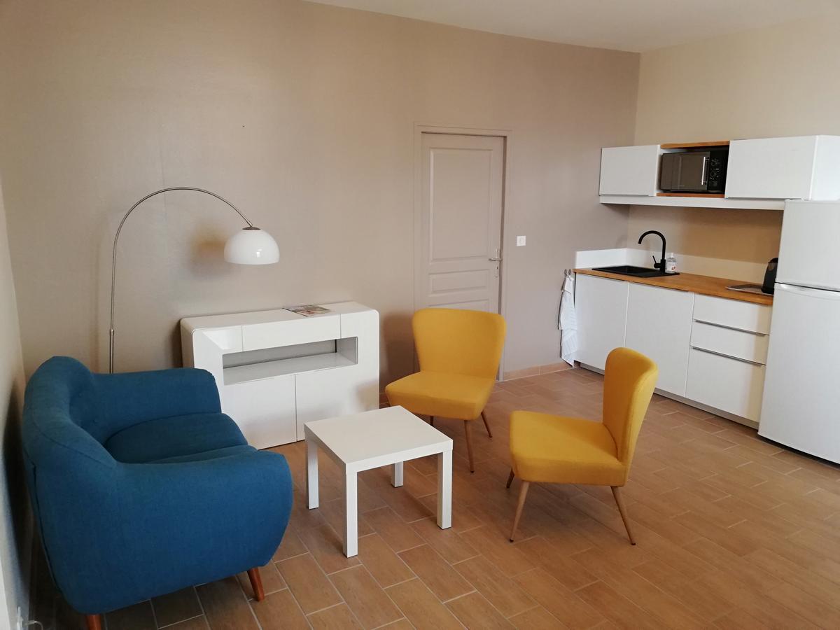 نيورْ L'Angely - Chambres D'Hotes المظهر الخارجي الصورة
